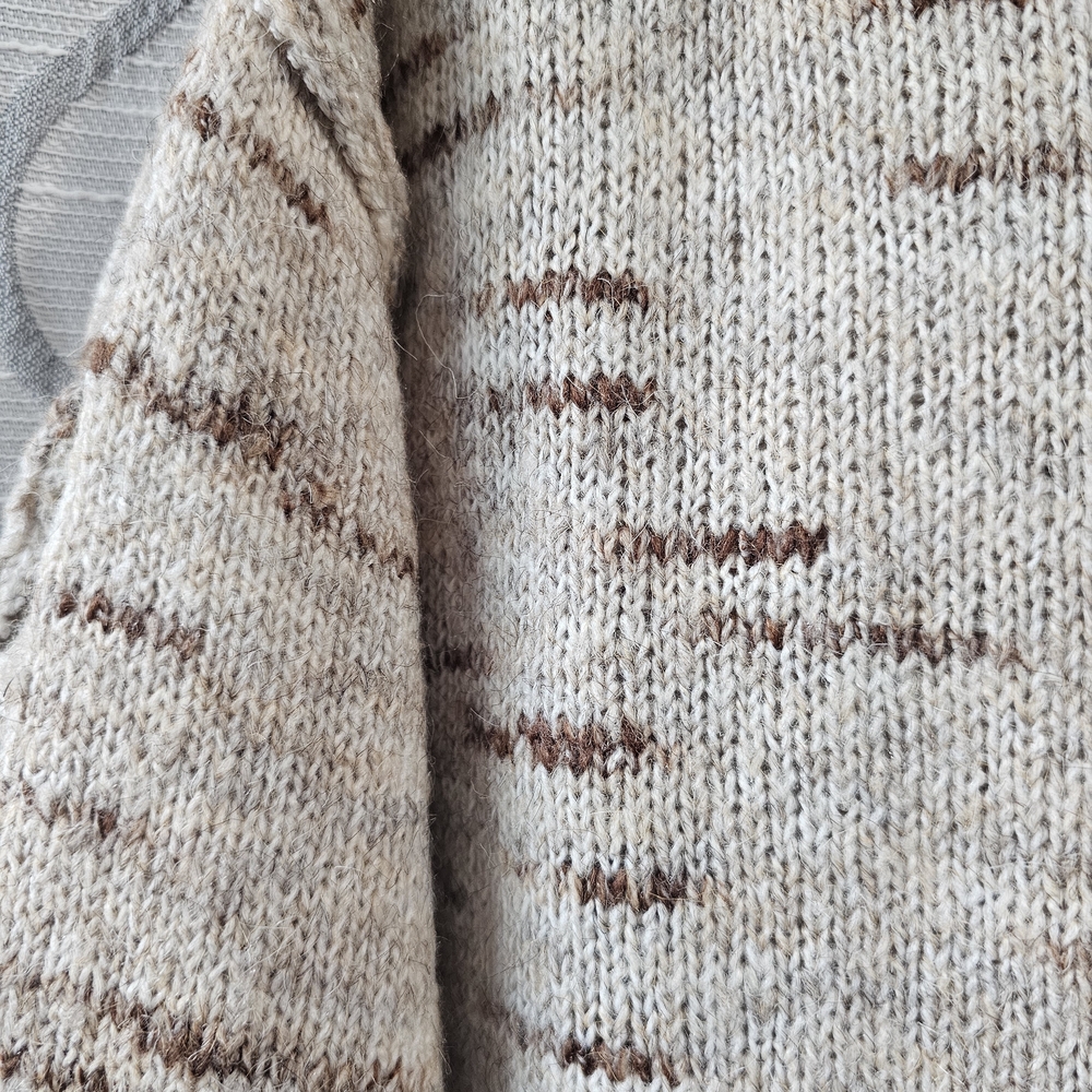 Women's Max Studio Sweater NWT Size Medium - Picture 5 of 5
